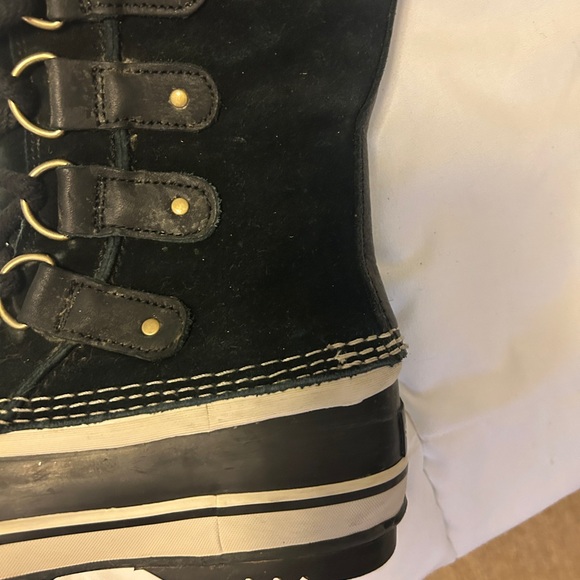Sorel Women's Black Winter Boots with Fur Trim - Picture 9 of 10